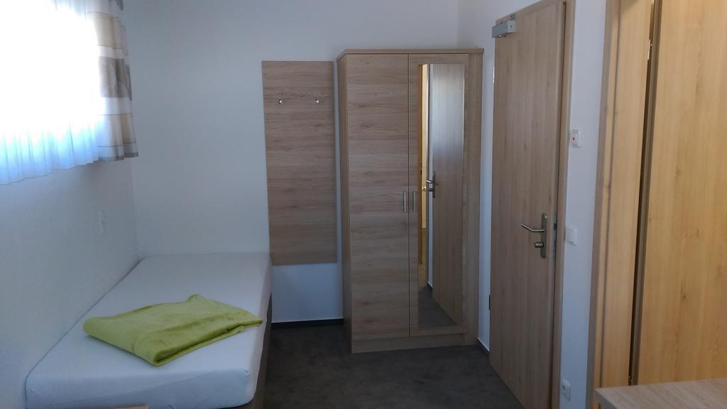 Gasthaus Pension Rezatgrund Windsbach Exteriör bild
