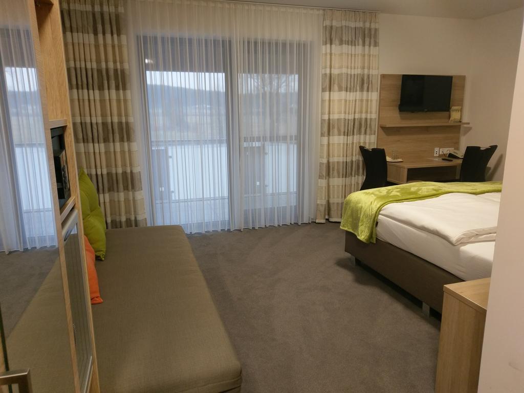 Gasthaus Pension Rezatgrund Windsbach Exteriör bild