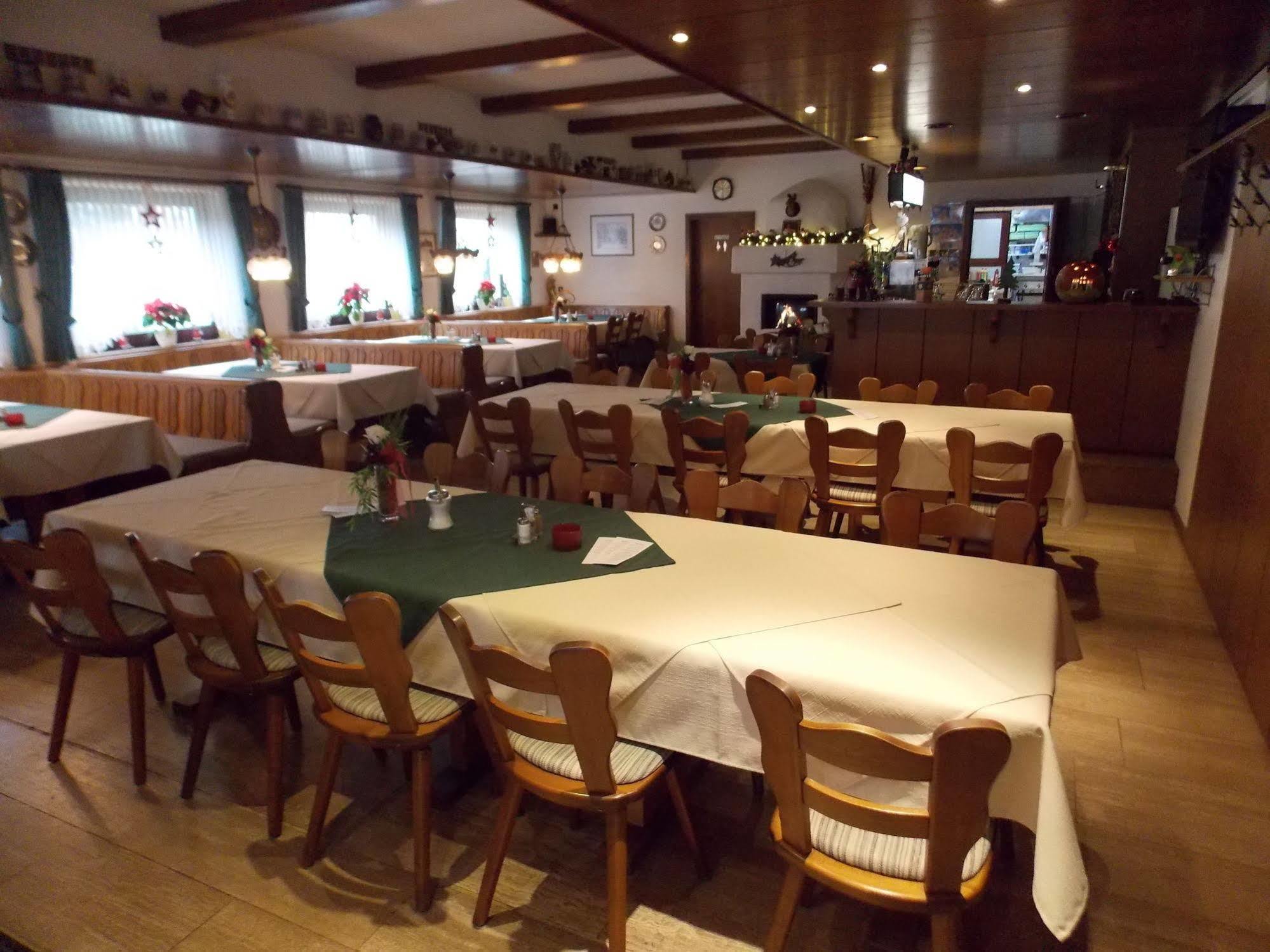 Gasthaus Pension Rezatgrund Windsbach Exteriör bild