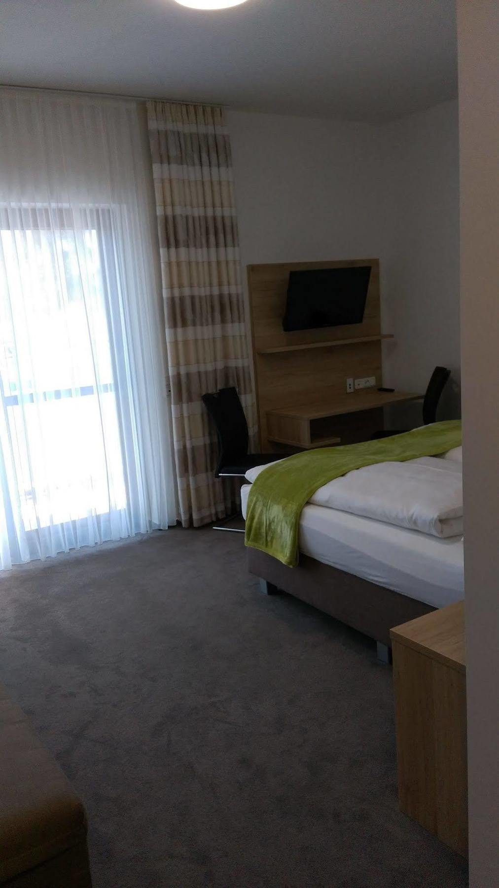 Gasthaus Pension Rezatgrund Windsbach Exteriör bild