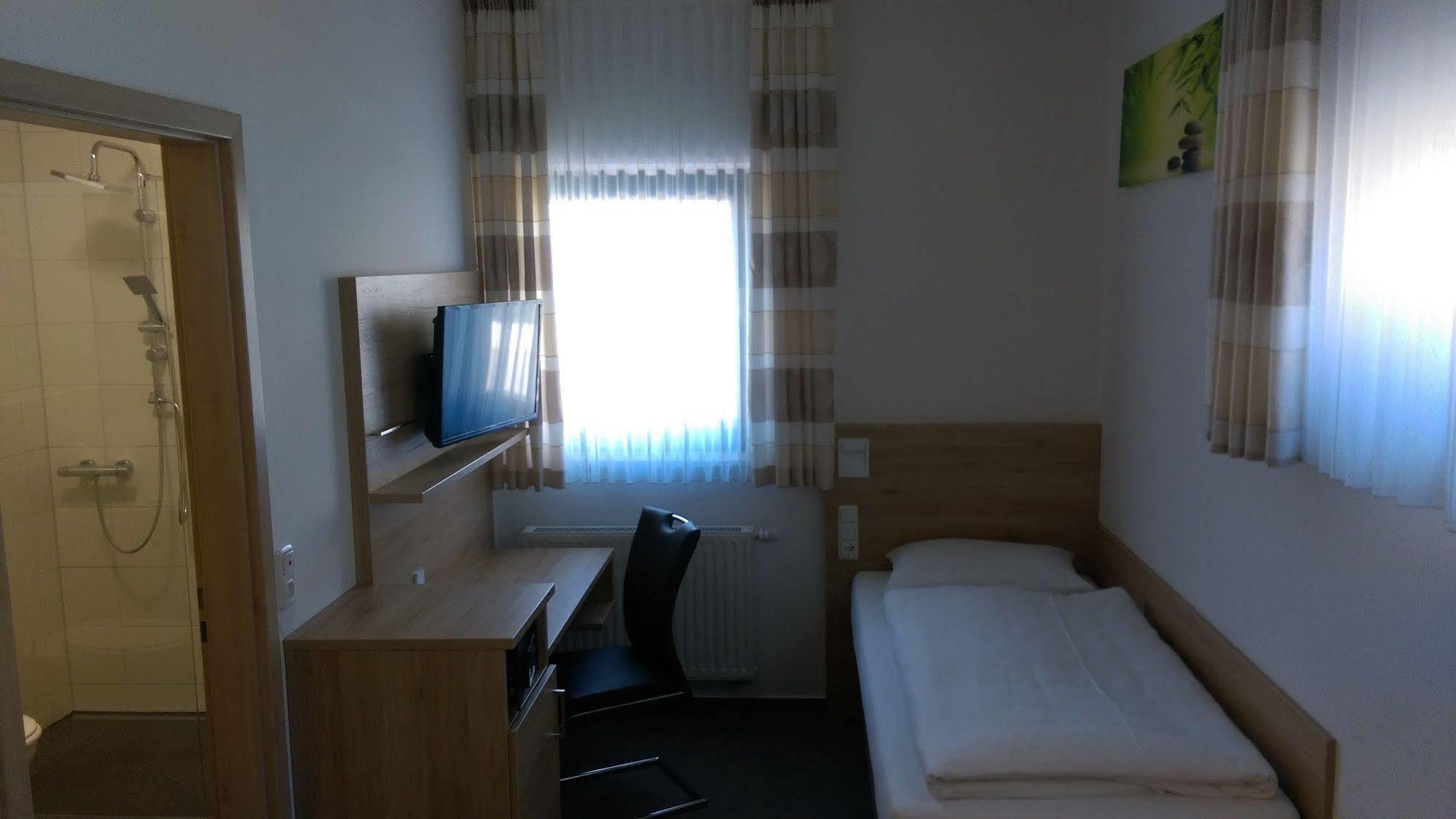 Gasthaus Pension Rezatgrund Windsbach Exteriör bild